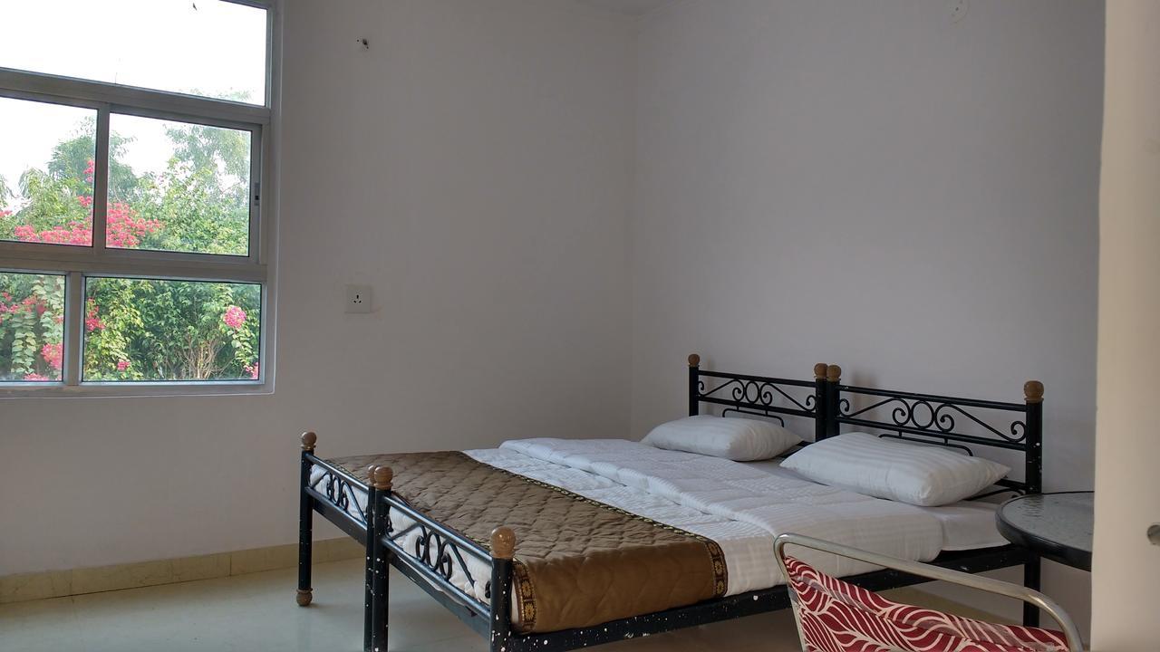 Club Awara Holiday Resort Manesar Extérieur photo